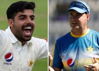 ’اگر تم نے یہ کام کر دیا تو میں پوری ٹیم کو کھانا کھلاوں گا ‘مکی آرتھر نے شاداب خان سے شرط لگائی اور وہ ہار گئے ، ایسی کونسی شرط تھی ؟ جان کر آپ بھی داد دیئے بغیر نہ رہ پائیں گے