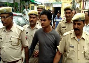 لڑکے نے نابینا تائی کی گود سے 7 ماہ کی بچی کو چھین کر ایسا شرمناک کام کر دیا کہ جان کر آپ کے بھی غصے کی انتہاء نہ رہے گی