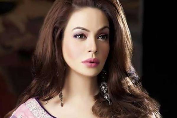 سعدیہ امام نے شیخ رشید سے کس چیز کے پیسے لیے اور پھر کیا ہوا ؟ اداکارہ نے خود ہی ساری کہانی بتادی