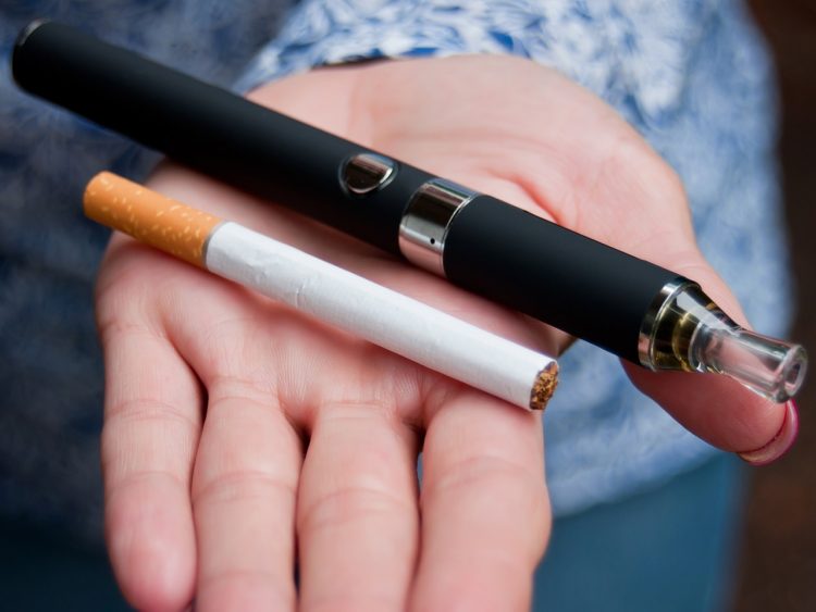 دُبئی ایئرپورٹ پر امریکی شہری کے پاس موجود ٹافیوں اور سگریٹس سے منشیات برآمد