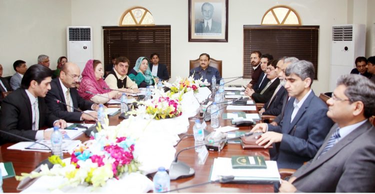 وزیر اعلی پنجاب سردار عثمان بزدار کورونا وائرس کے حوالے سے اہم اجلاس کی صدارت کر رہے ہیں