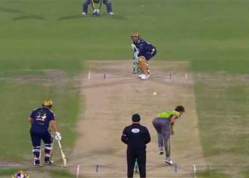 پی ایس ایل فائیو: کوئٹہ گلیڈی ایٹرز کی لاہور قلندرز کیخلاف بیٹنگ جاری