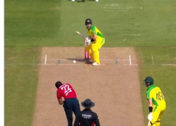 سے کھیلوں کی دنیا سے آگاہ کرتے چلیں انگلینڈ اور آسٹریلیا کے درمیان کھیلا جانے والا تیسرا اور آخری T20 میچ آسٹریلیا نے جیت لیا آسٹریلیا