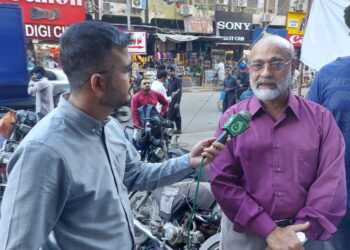 ۔BMG کے جنرل سیکرٹری اور سابق صدر کراچی چیمبر اے کیو خلیل کا کوآپریٹو مارکیٹ کا دورہ