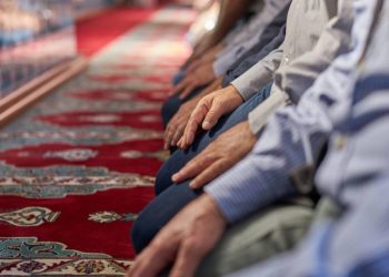 مشکل میں رہنا کسی کسی کو آتا ہے