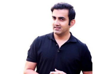 آئی پی ایل میچ کے دوران ویرات کوہلی کے مداحوں کو گوتم گھبیر پر حملہ ، میچ روکنا پڑگیا