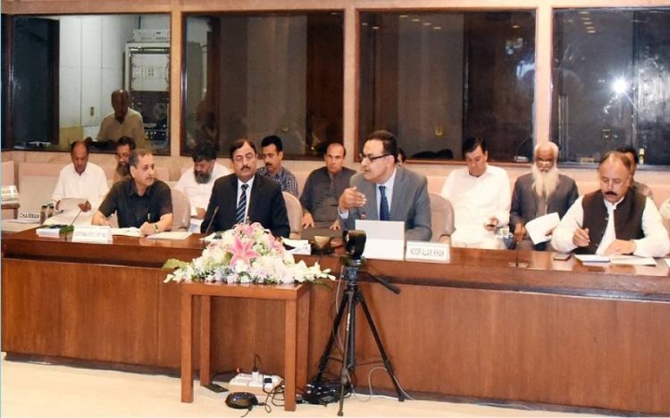 پی ٹی آئی دور میں 3ارب ڈالرز قرض لینے والوں کیخلاف نیب تحقیقات کرےگا