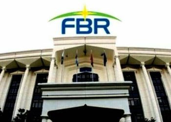ایف بی آر پاکستانی شہریوں کی جیبوں سے بجلی کے بلوں کے ذریعے اربوں روپے نکالنے لگا