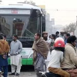 لاہور: ٹرانسپورٹ کرائے زیادہ لینے پر کریک ڈاؤن