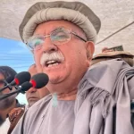 محمود خان اچکزئی کے وارنٹ گرفتاری جاری، عدالت کا 27 اپریل کو پیش کرنے کا حکم۔زرائع