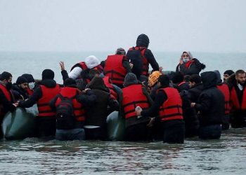 سخت سردی میں فرانس سے انگلش چینل عبور کرکے برطانیہ جانے والے 5تارکین وطن ہلاک