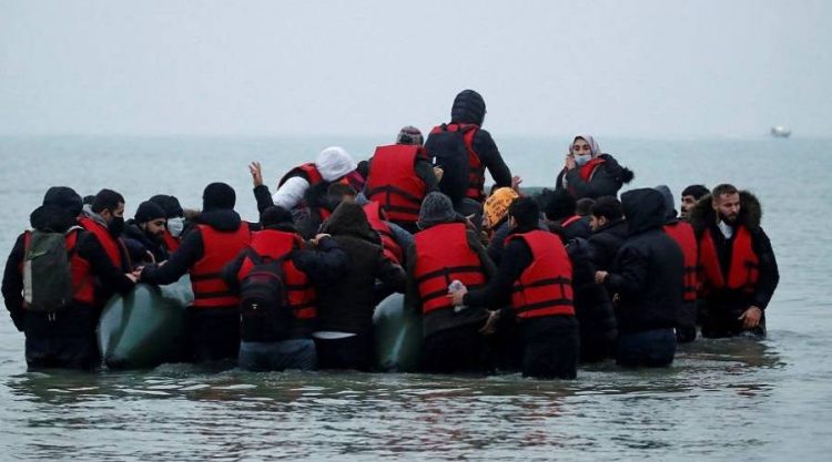 سخت سردی میں فرانس سے انگلش چینل عبور کرکے برطانیہ جانے والے 5تارکین وطن ہلاک