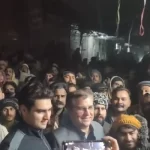 پولیس نے دانیال عزیز کا انتخابی جلسہ روک دیا، کرسیاں اٹھاکر لائٹیں بند کروا دیں
