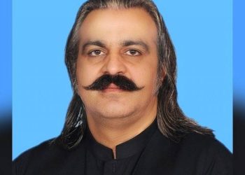 نومنتخب وزیراعلیٰ خیبر پختونخوا علی امین گنڈا پور آج حلف اٹھائیں گے