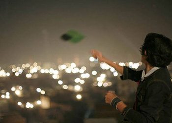 فیصل آباد میں پتنگ اور ڈوربنانے والی 2فیکٹریاں پکڑی گئیں