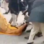 کراچی پریس کلب کے باہر خواتین، سماجی کارکنان پرتشدد ایس ایچ او سمیت 10 اہلکار معطل