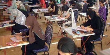 لاہور: میٹرک سالانہ امتحانات کا آغاز، 2 لاکھ 85 ہزار امیدوار شریک