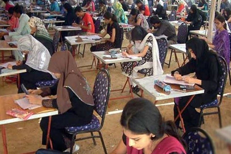 لاہور: میٹرک سالانہ امتحانات کا آغاز، 2 لاکھ 85 ہزار امیدوار شریک
