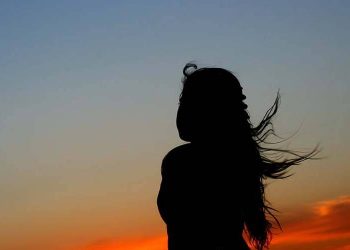 طالبہ نے کلاس روم میں شادی کی پیشکش کر نے پر پر وفیسر کی ٹھکائی کر دی