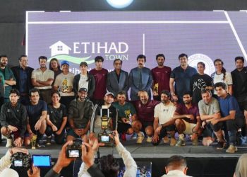 پاکستان اولمپک ایسوسی ایشن کی جانب سے رضوان آفتاب احمد کے اعزاز میں تقریب، خصوصی شیلڈ سے نوازا گیا