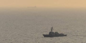 ٹرمپ کی بحری ناکہ بندی collapse کرگئی، ایران کے 34 آئل ٹینکر امریکی بحریہ سے بچ کر گزر گئے، ڈیلی میل کا دعویٰ