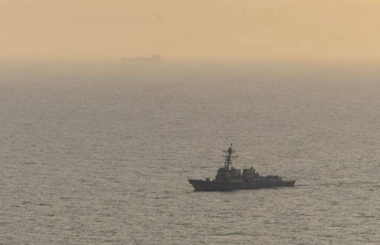 ٹرمپ کی بحری ناکہ بندی collapse کرگئی، ایران کے 34 آئل ٹینکر امریکی بحریہ سے بچ کر گزر گئے، ڈیلی میل کا دعویٰ