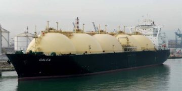 پاکستان نے 18.4 ڈالر فی ایم ایم بی ٹی یو میں ایل این جی کارگو منظور کر لیا، دو بولیاں مسترد