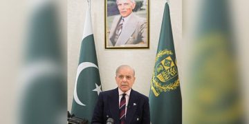 وزیراعظم کی سولر پینلز درآمدات کی آڑ میں120 ارب روپےکی منی لانڈرنگ کے ذمہ داروں کیخلاف خلاف فوری کارروائی کی ہدایت